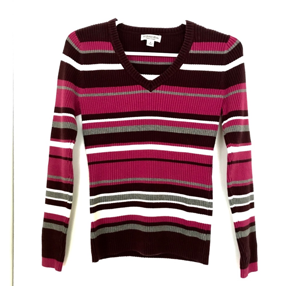 LIKE NEW St. John’s Bay Classic Sweater - Picture 4 of 6